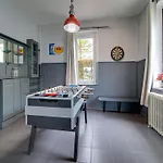 Spacious Mansion In With Sauna *