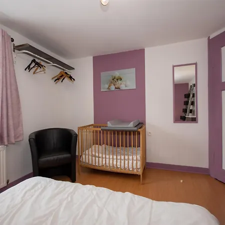Spacious Mansion In With Sauna וואימס