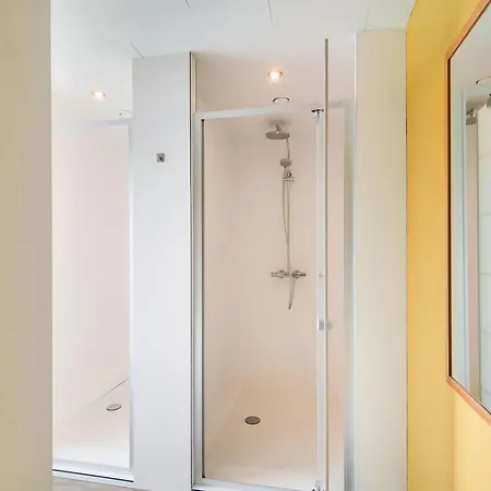 Spacious Mansion In With Sauna בית נופש *