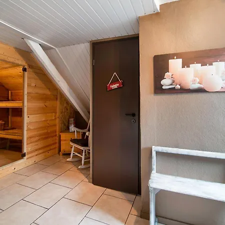 Spacious Mansion In With Sauna בית נופש *