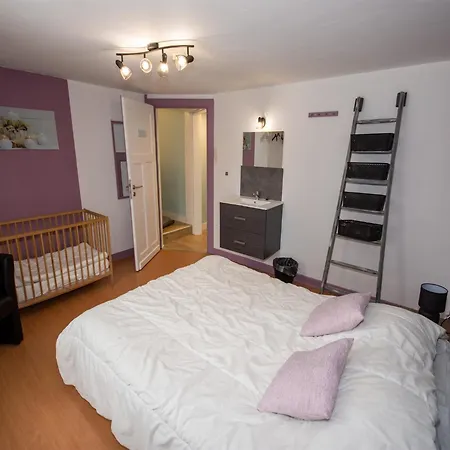 בית נופש Spacious Mansion In With Sauna