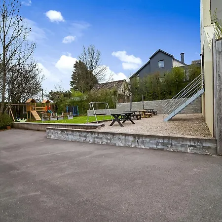 Spacious Mansion In With Sauna * ウェーム